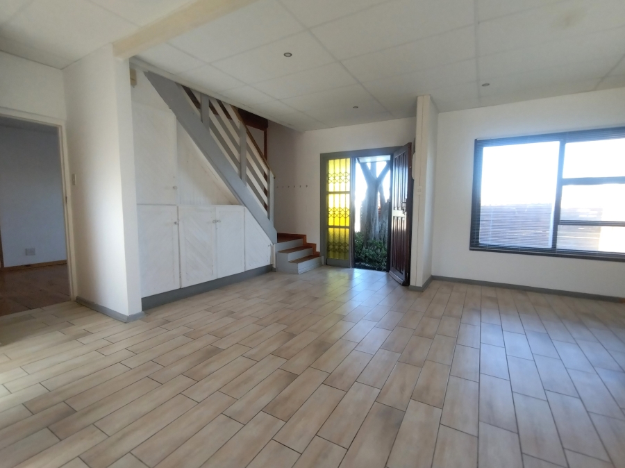 5 Bedroom Property for Sale in Kabeljauws Eastern Cape